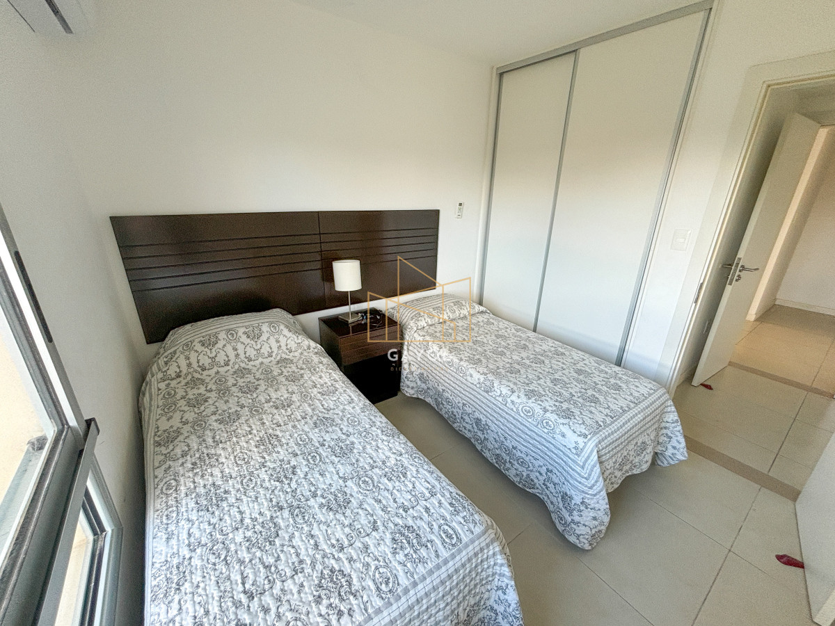 Apartamento ID.1128 - Apartamento en venta Playa Mansa 3 dormitorios