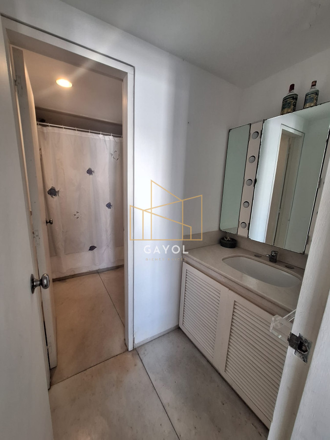 Apartamento ID.174 - Apto en venta 2 dorm y dependencia Brava con vista al mar 