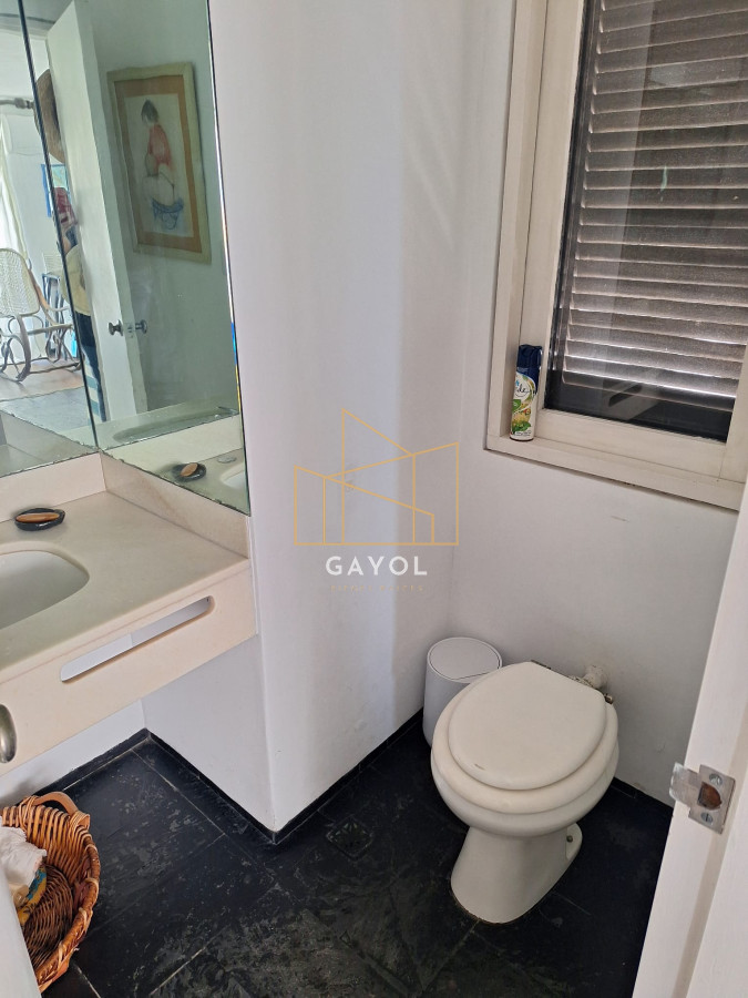 Apartamento ID.174 - Apto en venta 2 dorm y dependencia Brava con vista al mar 