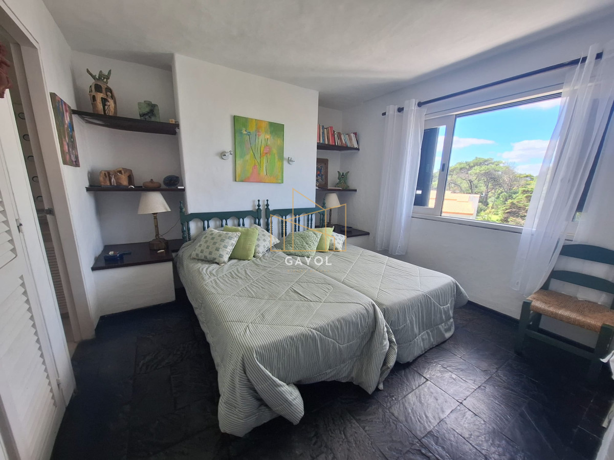 Apartamento ID.174 - Apto en venta 2 dorm y dependencia Brava con vista al mar 