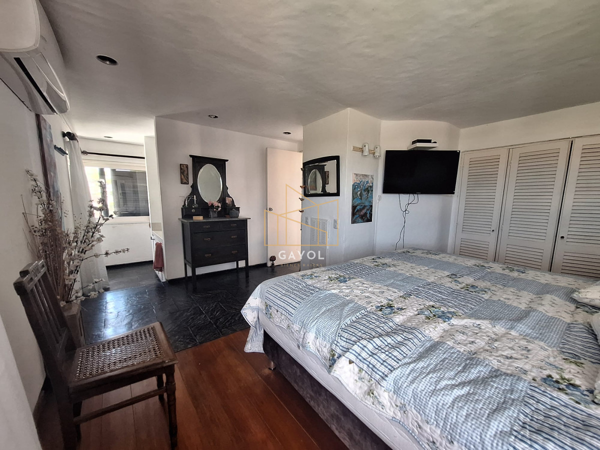 Apartamento ID.174 - Apto en venta 2 dorm y dependencia Brava con vista al mar 