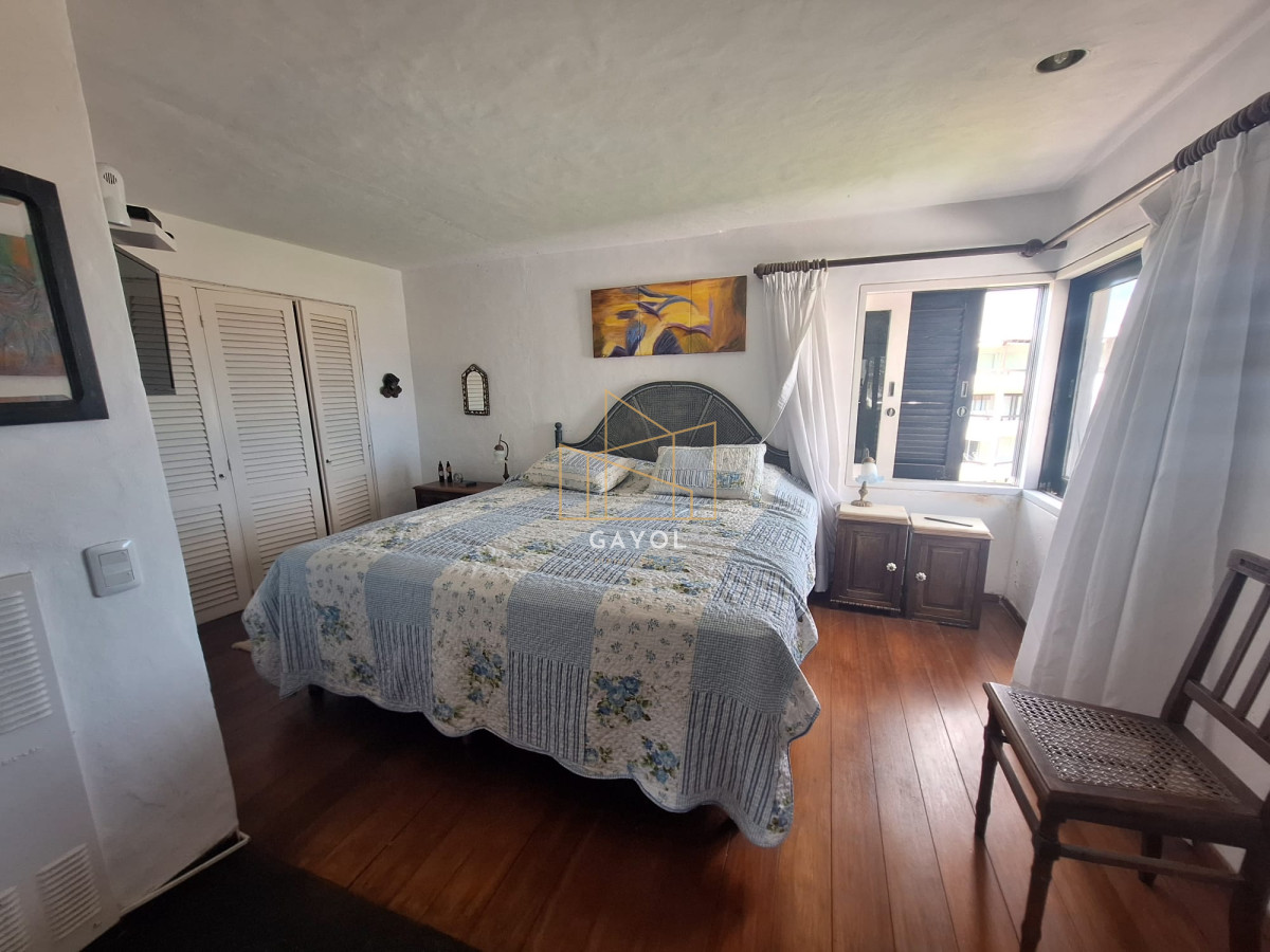 Apartamento ID.174 - Apto en venta 2 dorm y dependencia Brava con vista al mar 