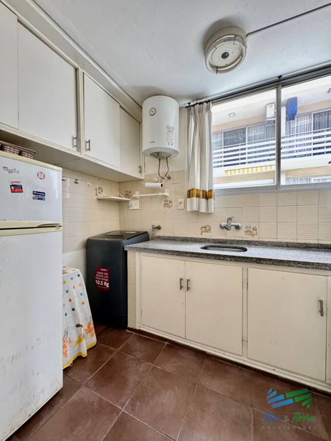 Apartamento ID.5755 - En venta apartamento 2 dormitorios con terraza primera línea Playa Mansa, Punta del Este 