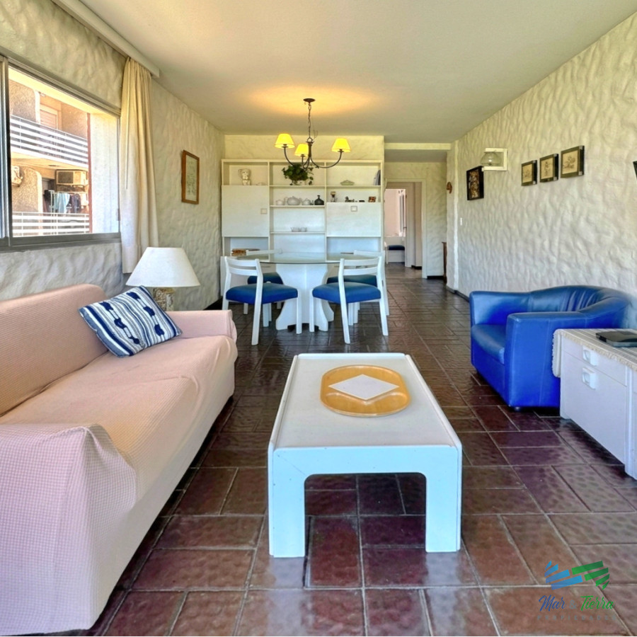Apartamento ID.5755 - En venta apartamento 2 dormitorios con terraza primera línea Playa Mansa, Punta del Este 