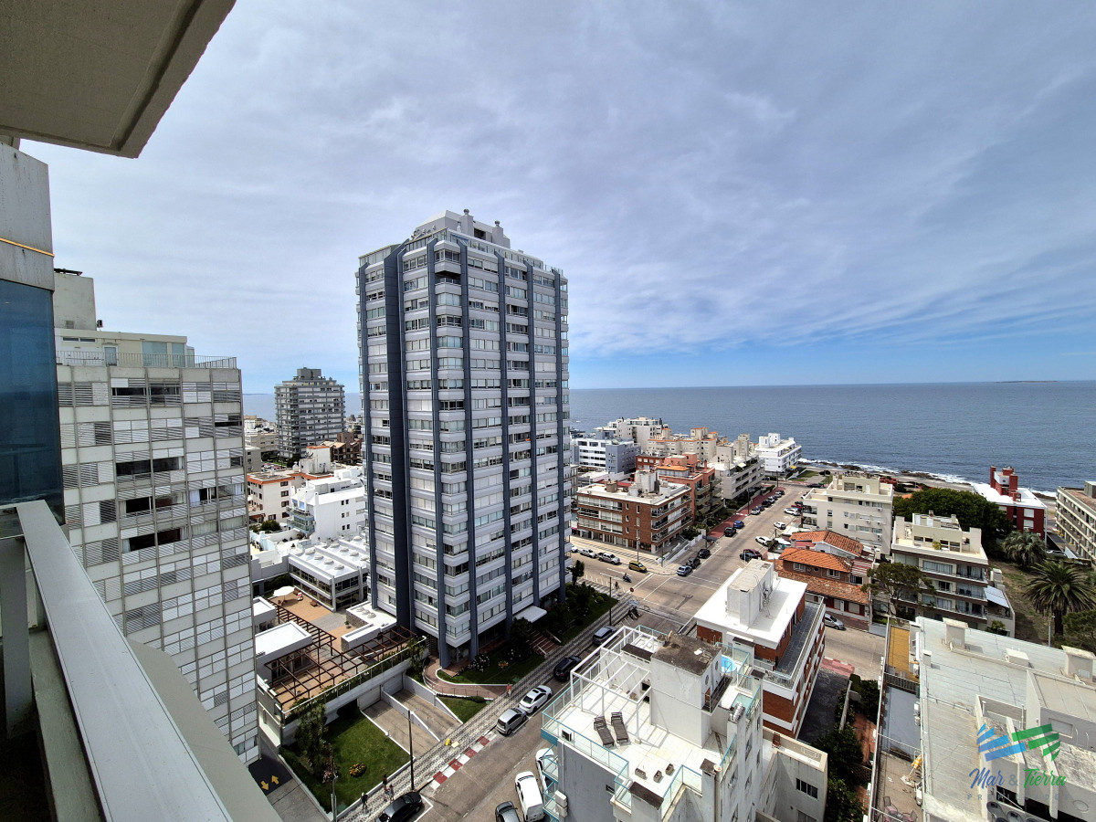 Apartamento ID.5179 - Apartamento piso alto 3 dormitorios terraza garage con vista al mar Península Punta del Este