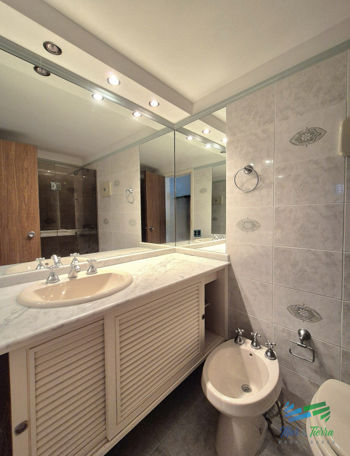 Apartamento ID.5179 - Apartamento piso alto 3 dormitorios terraza garage con vista al mar Península Punta del Este