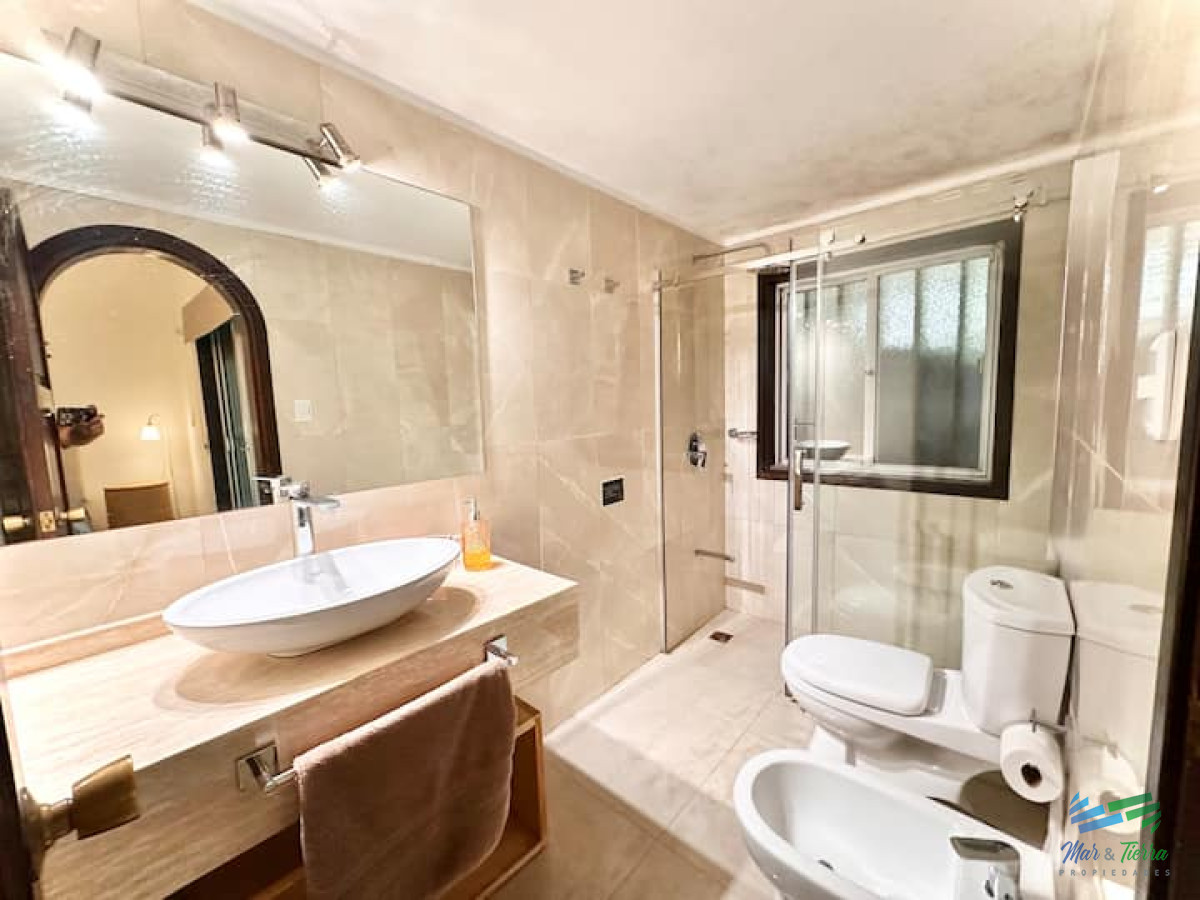 Casa ID.4615 - Mansión 7 dormitorios en Lugano Punta del Este