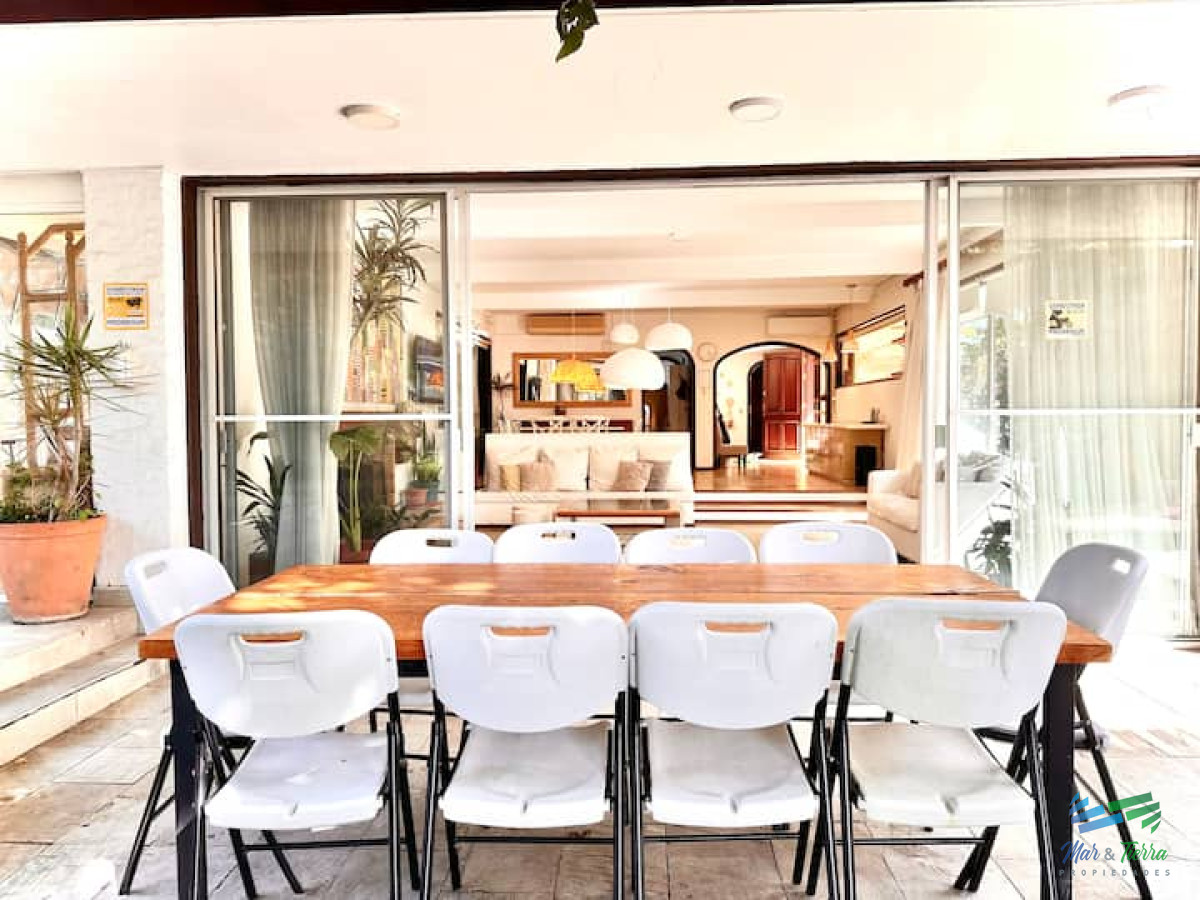 Casa ID.4615 - Mansión 7 dormitorios en Lugano Punta del Este