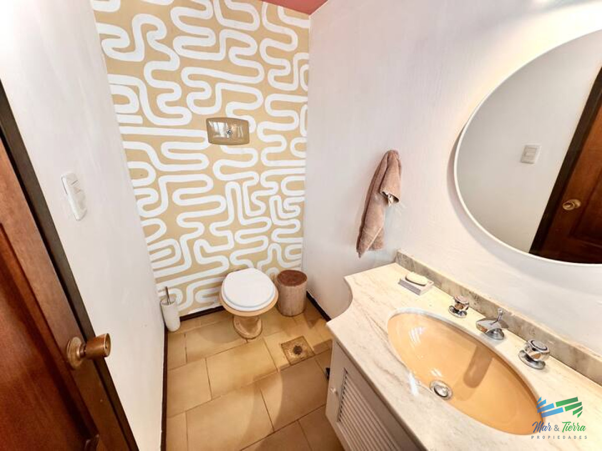 Casa ID.4615 - Mansión 7 dormitorios en Lugano Punta del Este