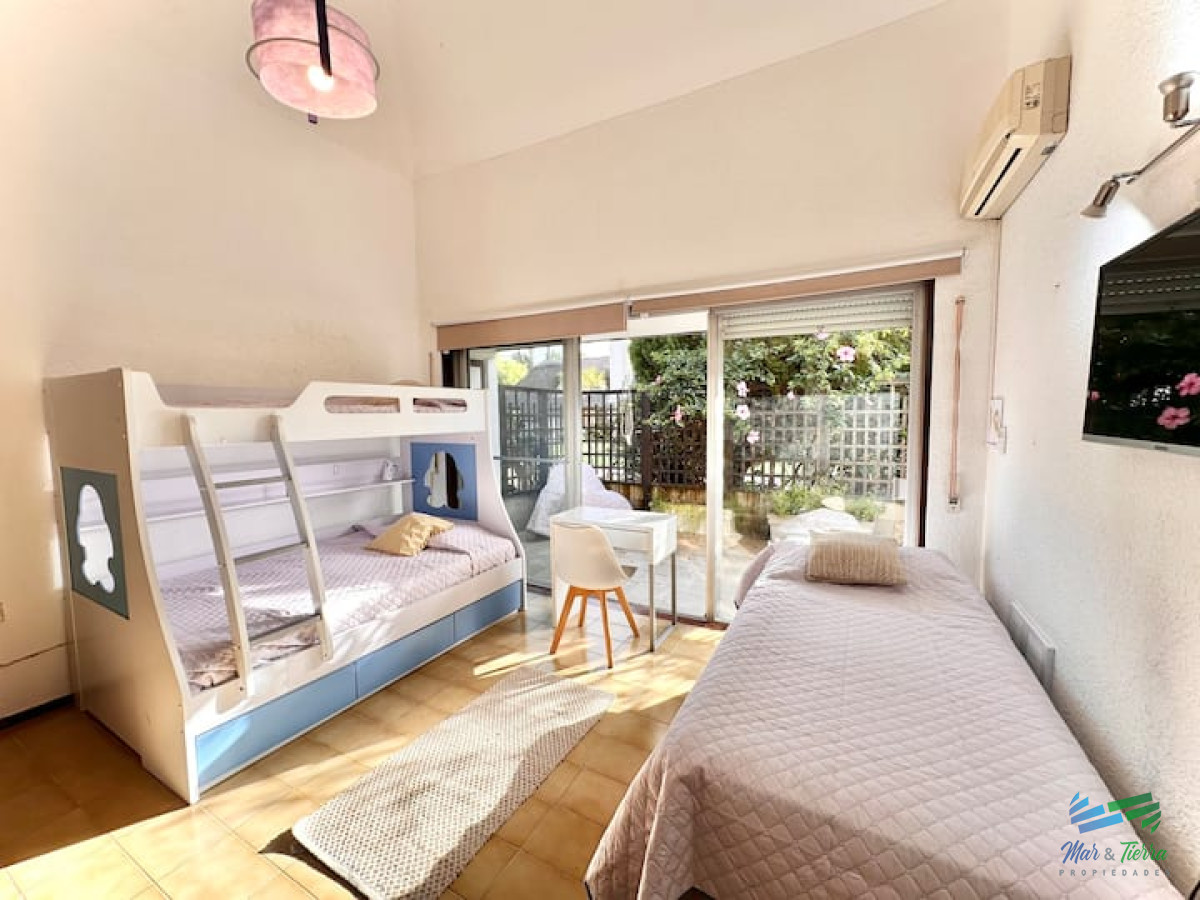Casa ID.4615 - Mansión 7 dormitorios en Lugano Punta del Este