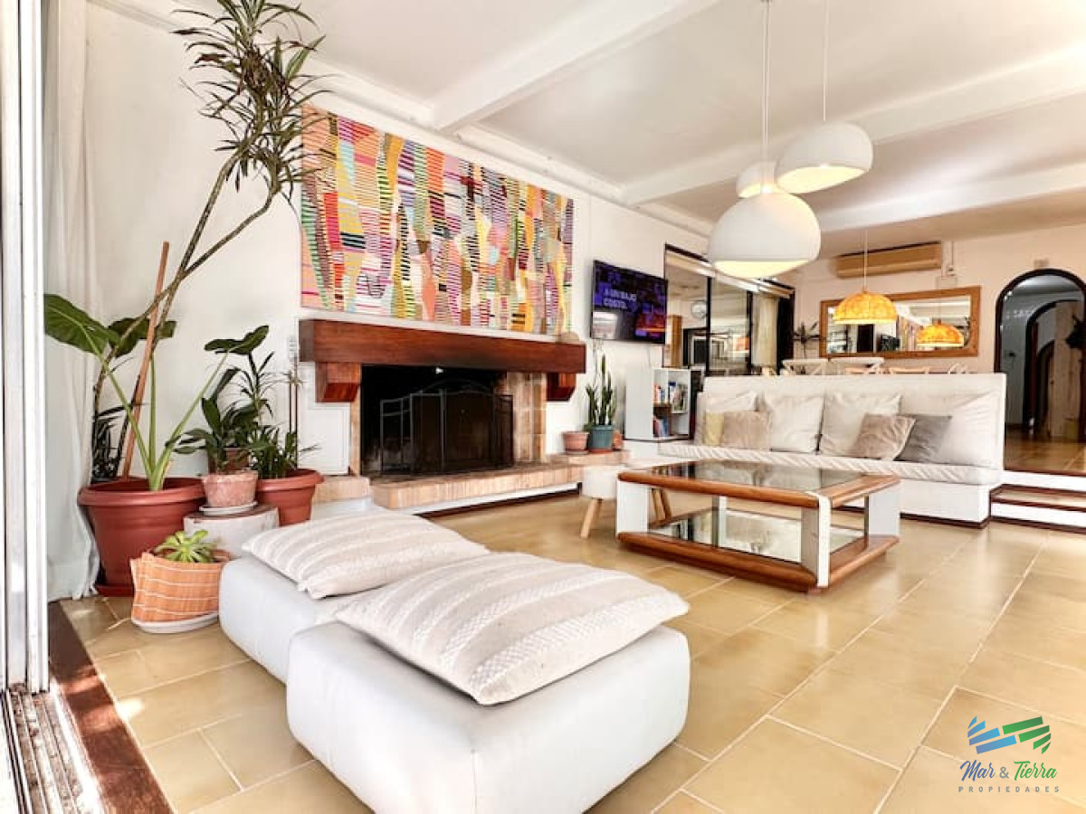 Casa ID.4615 - Mansión 7 dormitorios en Lugano Punta del Este