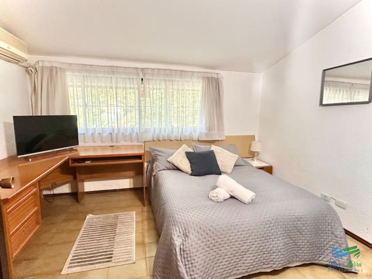 Casa ID.4615 - Mansión 7 dormitorios en Lugano Punta del Este