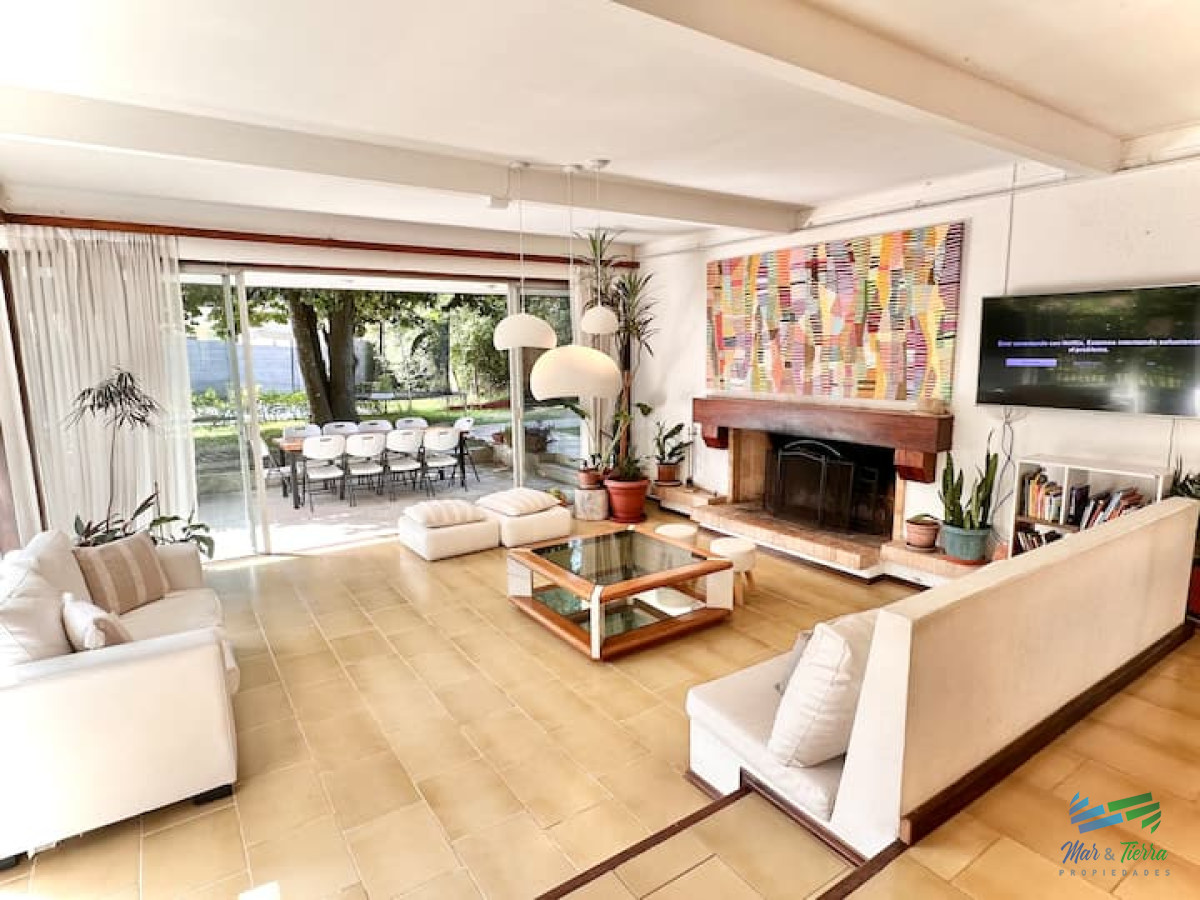 Casa ID.4615 - Mansión 7 dormitorios en Lugano Punta del Este
