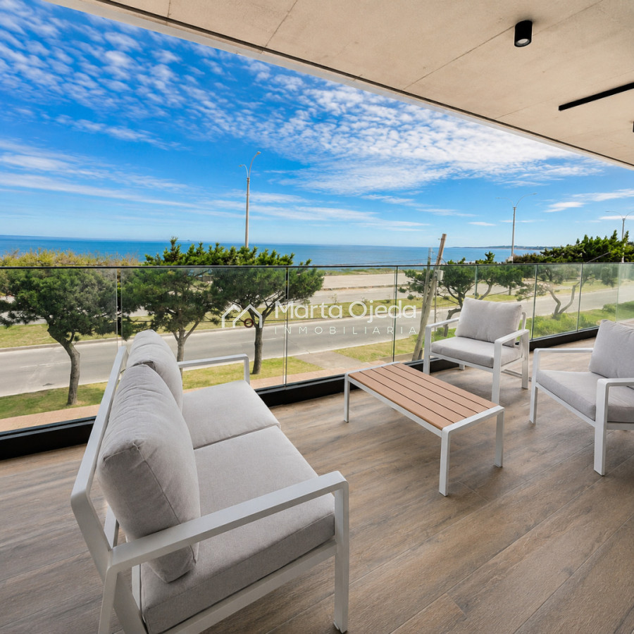 Apartamento ID.41546 - Primera Línea en Playa Mansa a estrenar 2 Dormitorios con Azotea de Uso Exclusivo