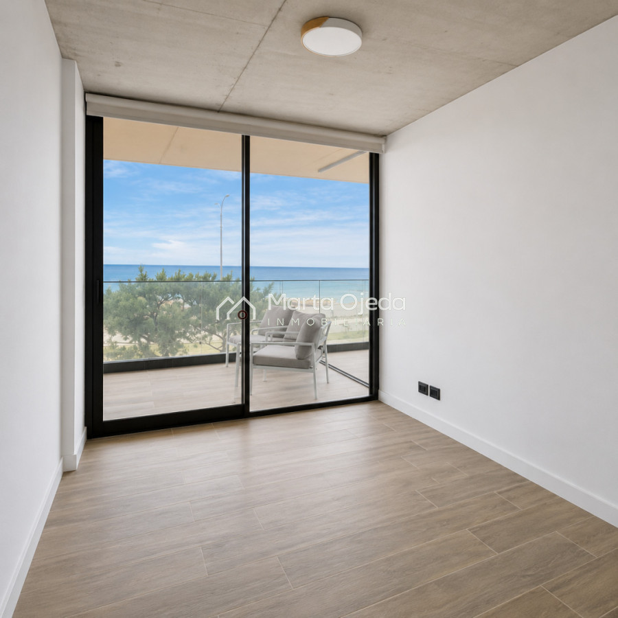 Apartamento ID.41546 - Primera Línea en Playa Mansa a estrenar 2 Dormitorios con Azotea de Uso Exclusivo