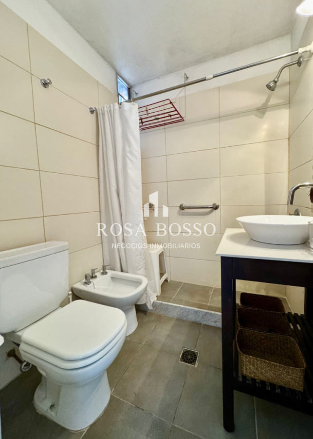 Apartamento ID.9864 - Oportunidad 2 dormitorios con balcón primera línea Playa Mansa 