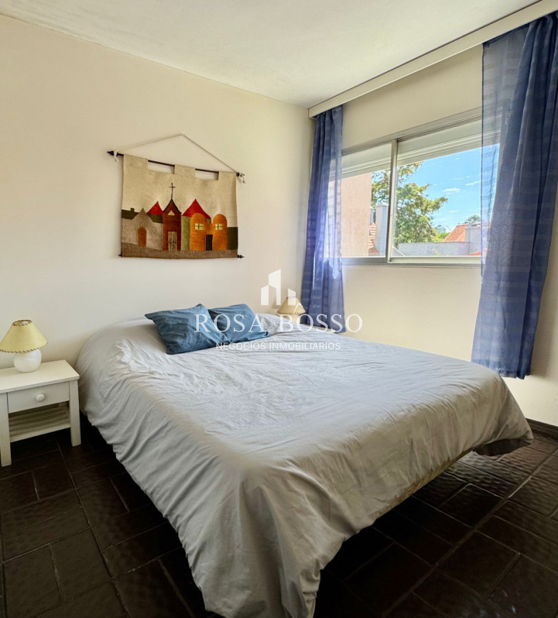 Apartamento ID.9864 - Oportunidad 2 dormitorios con balcón primera línea Playa Mansa 