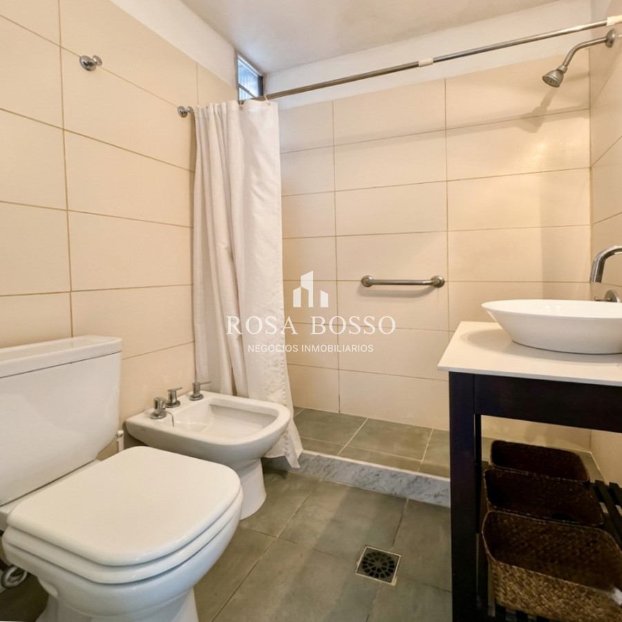 Apartamento ID.9864 - Oportunidad 2 dormitorios con balcón primera línea Playa Mansa 