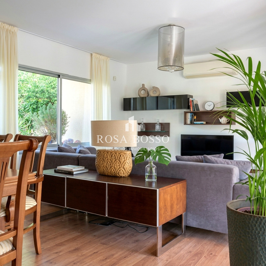 Apartamento ID.9878 - Casa moderna de 3 dormitorios estilo minimalista cercana al mar Playa Mansa Punta del Este