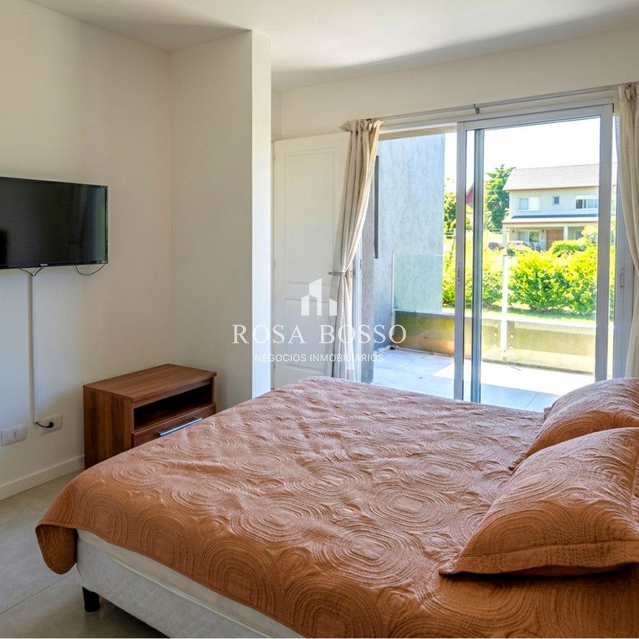 Apartamento ID.9878 - Casa moderna de 3 dormitorios estilo minimalista cercana al mar Playa Mansa Punta del Este
