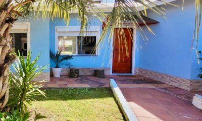 Casa de 3 dormitorios con piscina en Playa Mansa Punta del Este