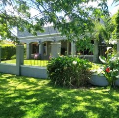 Casa 3 dormitorios construcción tradicional parada 38 Playa Mansa Punta del Este