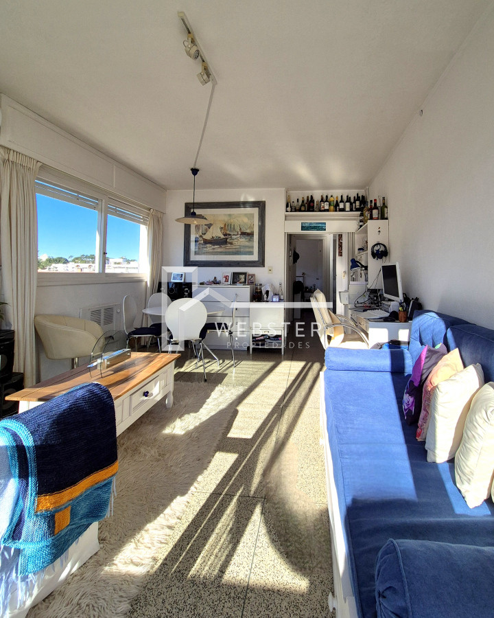 Apartamento ID.2269 - Apartamento 1 dormitorio en venta con vista al Mar edificio primera línea Playa Mansa Punta del Este
