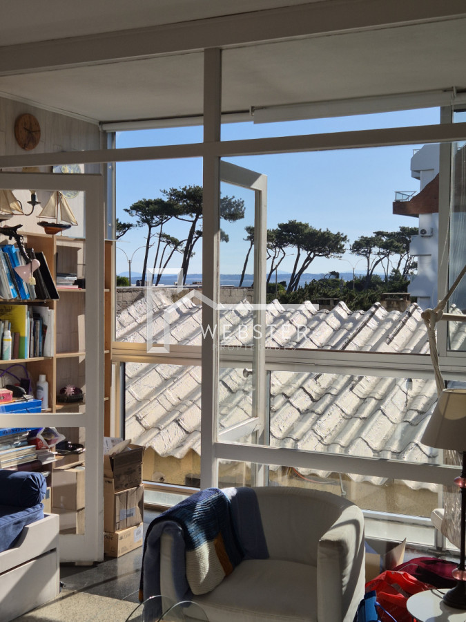 Apartamento ID.2269 - Apartamento 1 dormitorio en venta con vista al Mar edificio primera línea Playa Mansa Punta del Este