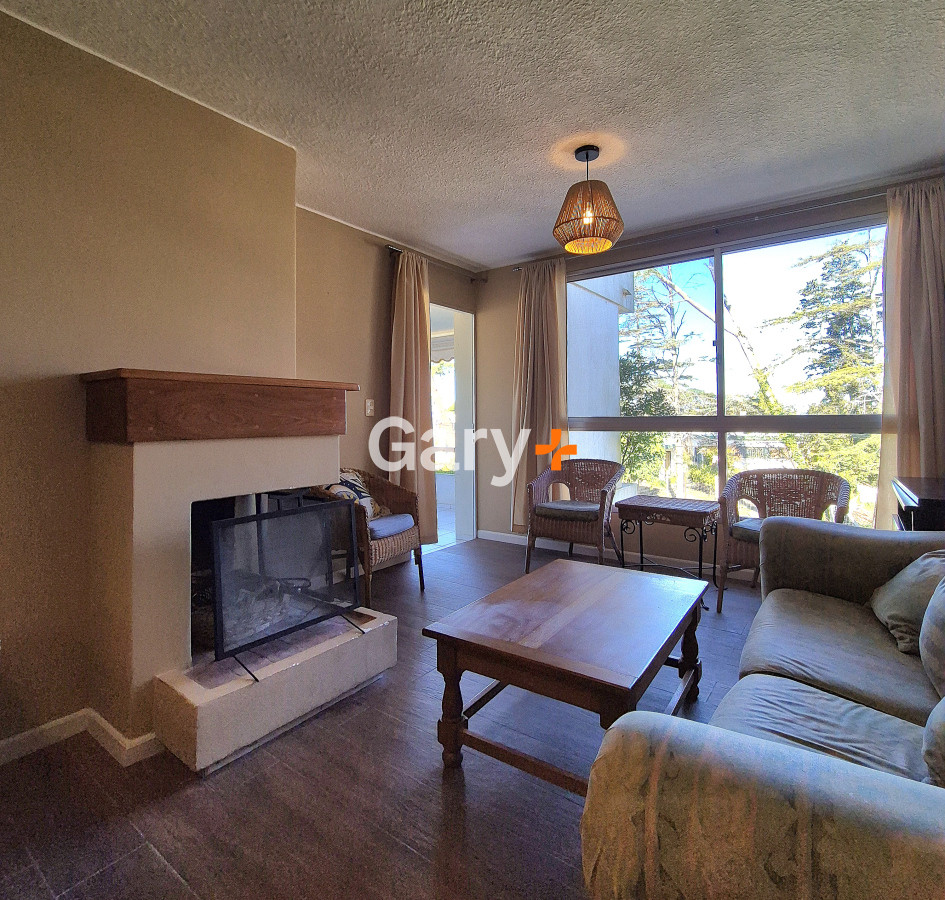 Apartamento ID.28814 - Apartamento reciclado de 3 dormitorios estufa a leña y parrillero propio próximo al mar Playa Mansa