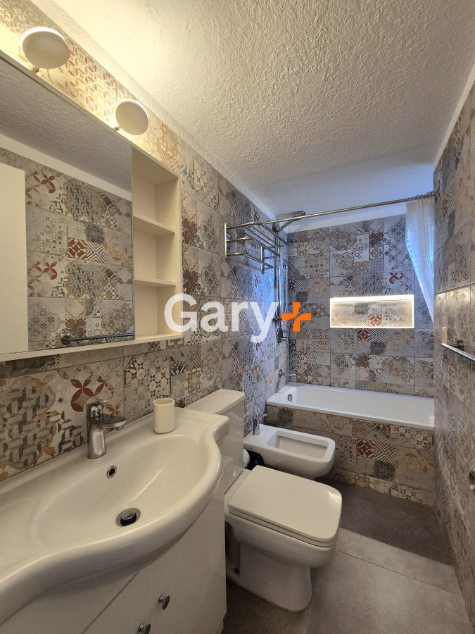 Apartamento ID.28814 - Apartamento reciclado de 3 dormitorios estufa a leña y parrillero propio próximo al mar Playa Mansa