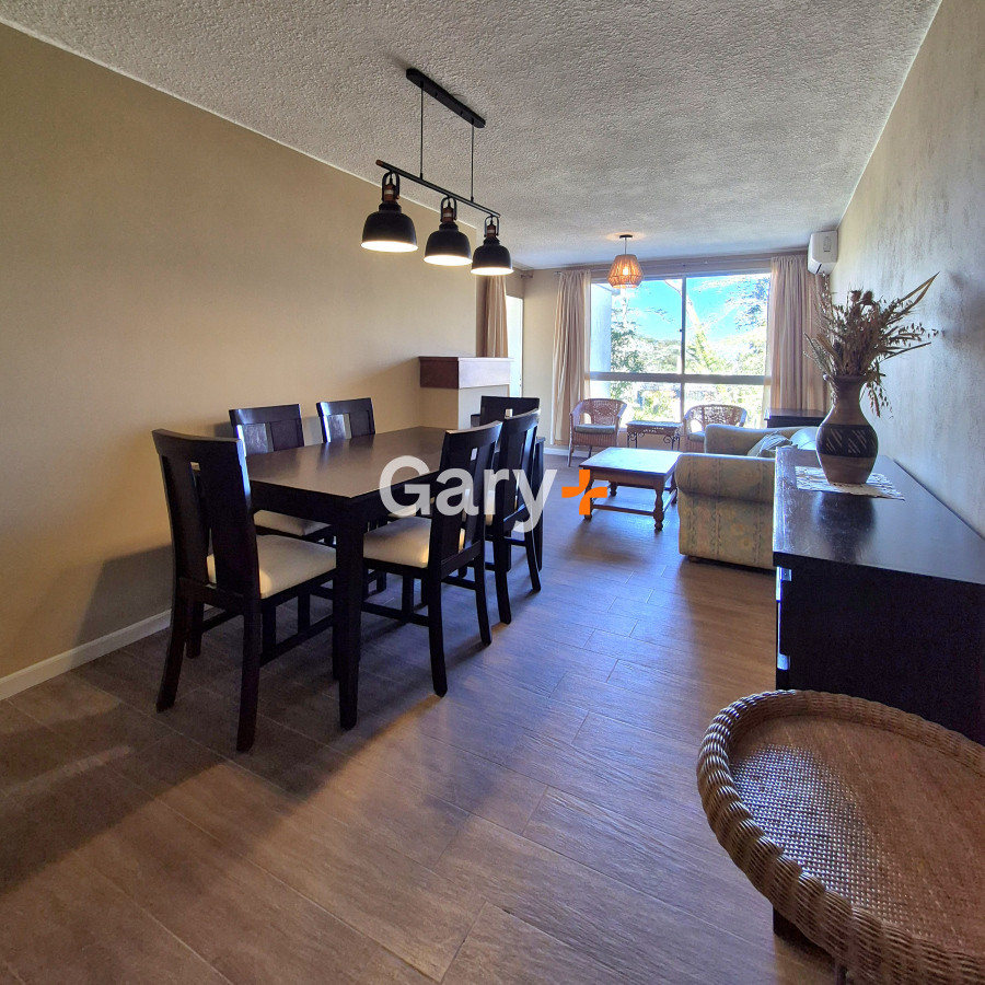 Apartamento ID.28814 - Apartamento reciclado de 3 dormitorios estufa a leña y parrillero propio próximo al mar Playa Mansa