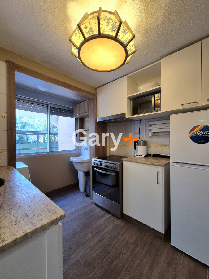 Apartamento ID.28814 - Apartamento reciclado de 3 dormitorios estufa a leña y parrillero propio próximo al mar Playa Mansa