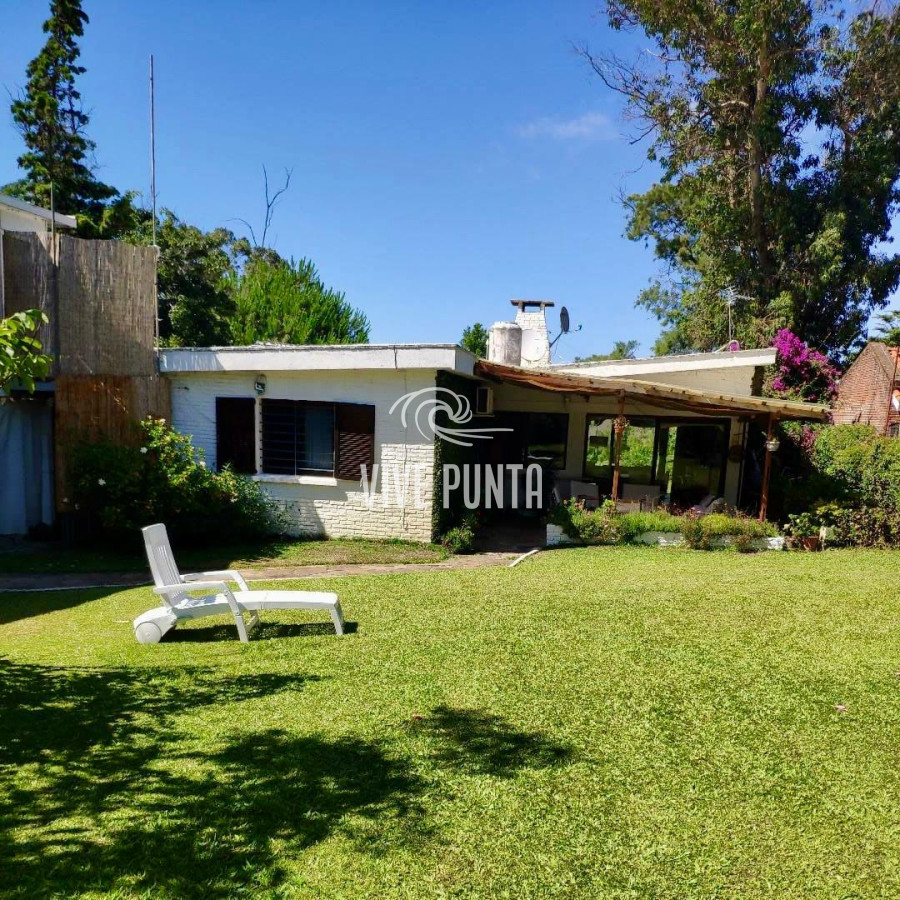 Casa ID.386 - Casa de 4 dormitorios y dependencia Pinares