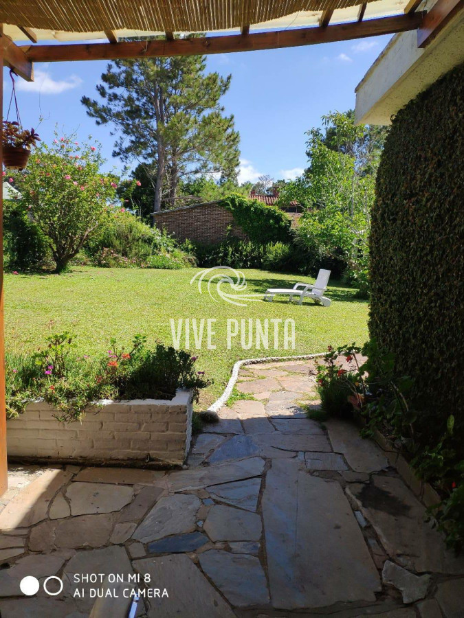 Casa ID.386 - Casa de 4 dormitorios y dependencia Pinares