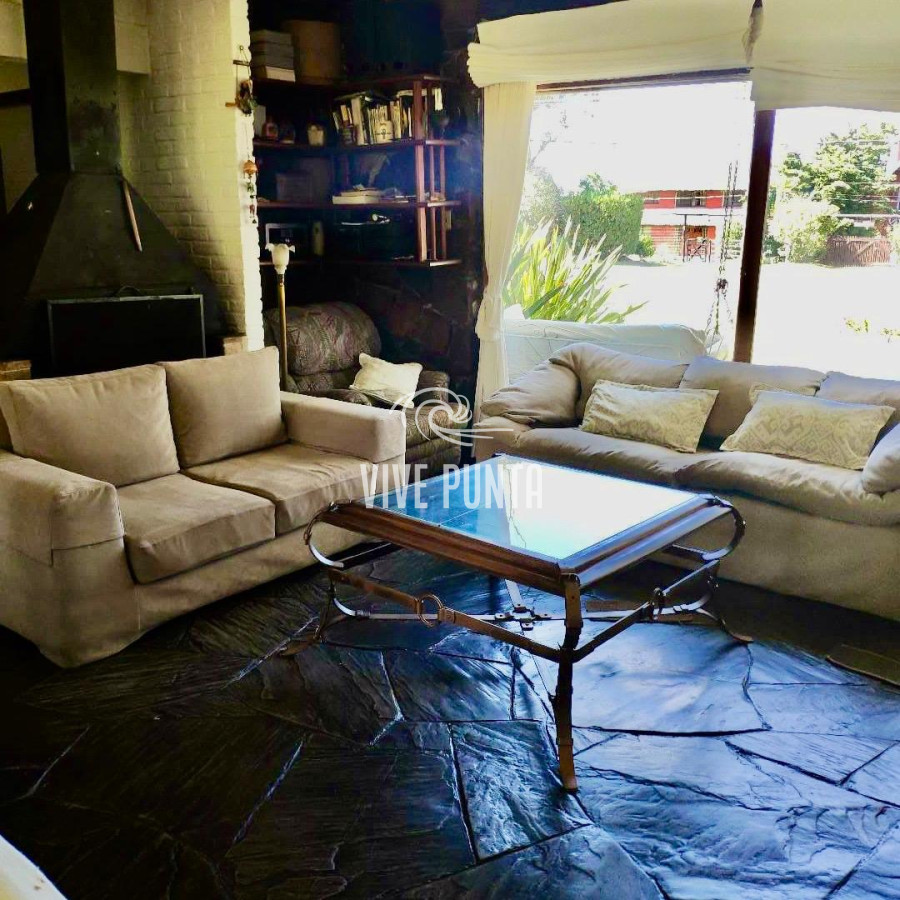 Casa ID.386 - Casa de 4 dormitorios y dependencia Pinares