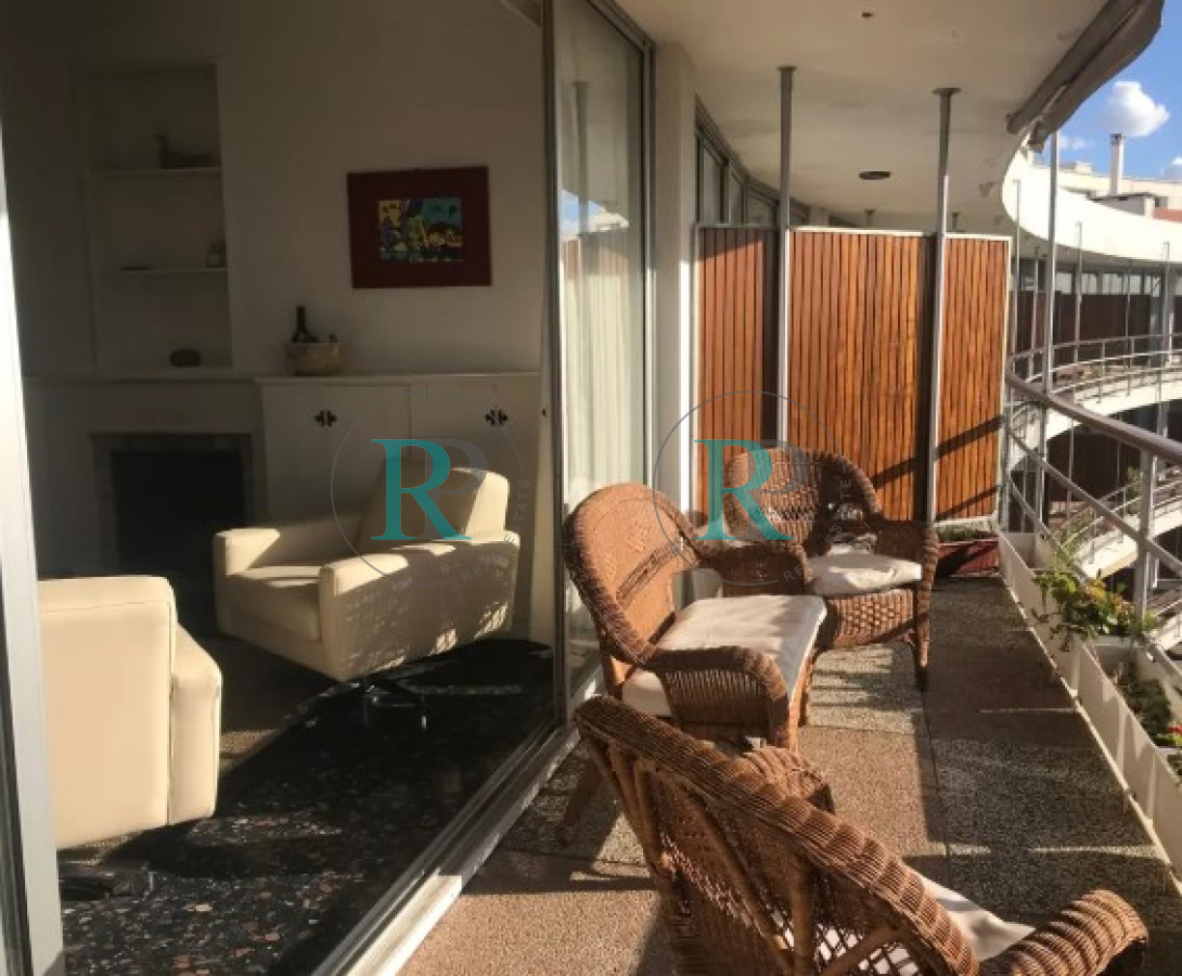 Apartamento ID.2406 - Apartamento de 2 dormitorios con vista a Playa Mansa , Punta del Este