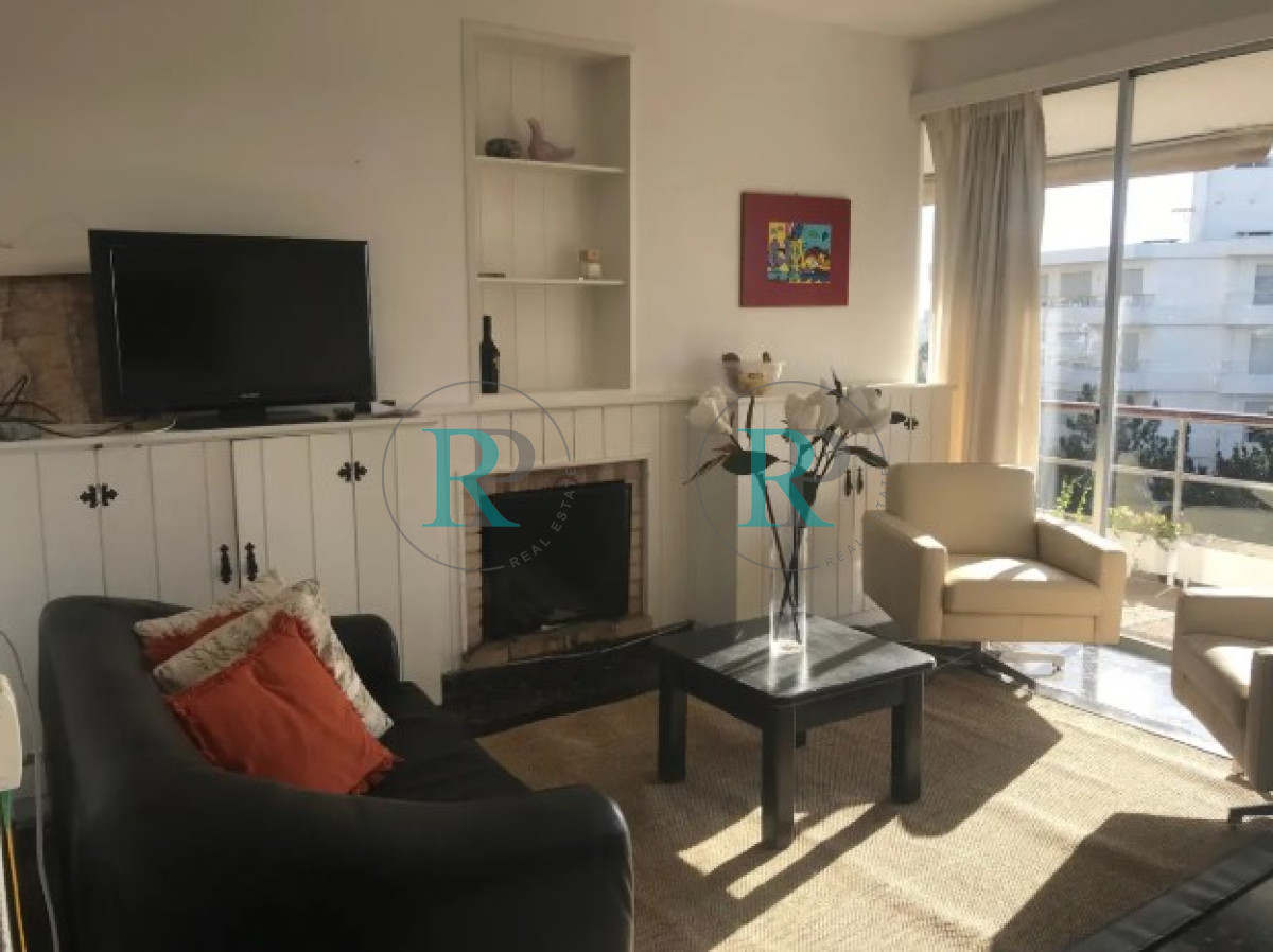 Apartamento ID.2406 - Apartamento de 2 dormitorios con vista a Playa Mansa , Punta del Este