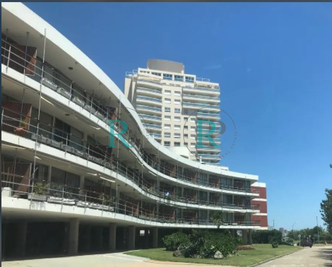 Apartamento ID.2406 - Apartamento de 2 dormitorios con vista a Playa Mansa , Punta del Este