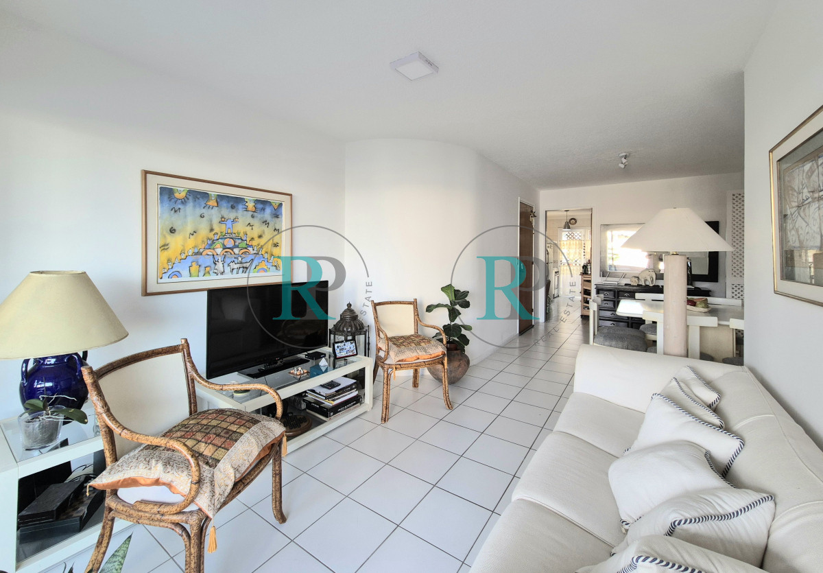 Apartamento ID.2404 - Apartamento 3 dormitorios con barbacoa propia con vista parcial al mar Playa Mansa Punta del Este