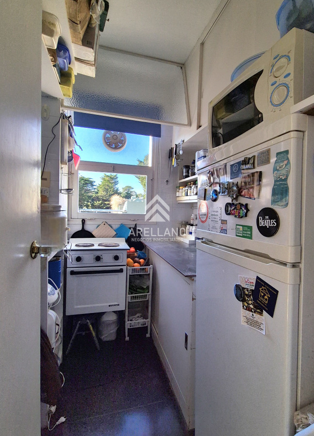 Apartamento ID.4866 - Apartamento 1 dormitorio en venta con vista al Mar edificio primera línea Playa Mansa Punta del Este