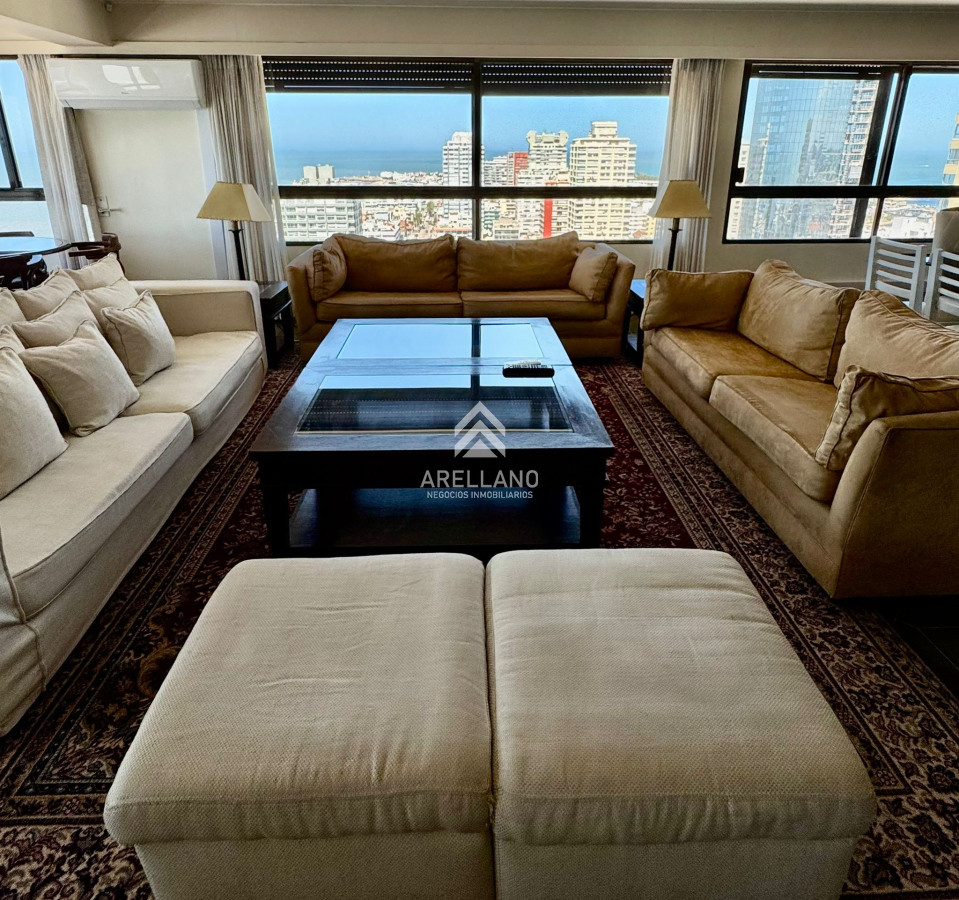 Apartamento ID.6115 - Venta Apartamento 4 dormitorios en península con excelente vista al mar 