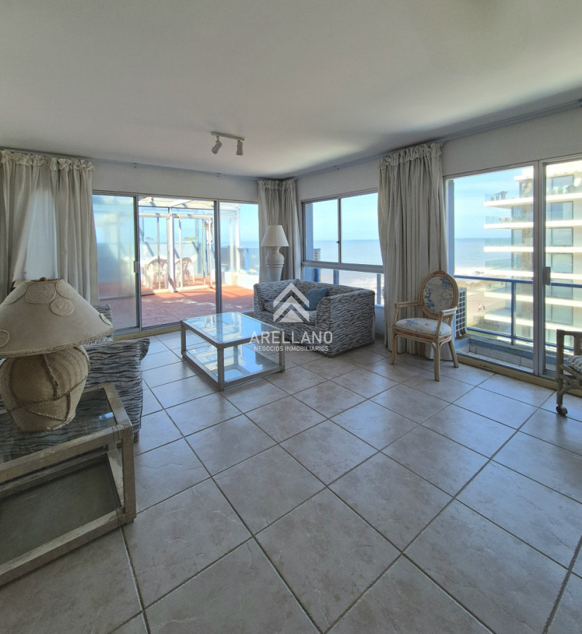 Apartamento ID.6140 - Venta apartamento 3 dormitorios y dependencia 