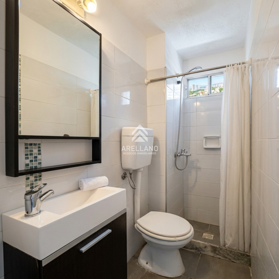 Apartamento ID.6079 - Oportunidad 2 dormitorios con balcón primera línea Playa Mansa 