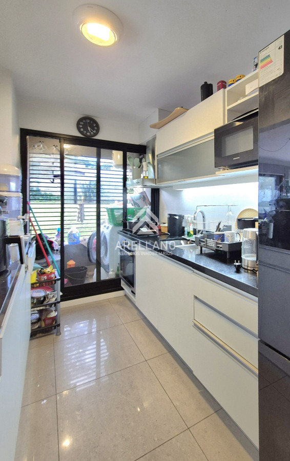 Apartamento ID.4539 - Oportunidad Apartamento 2 dormitorios moderno gran terraza cochera piscina Playa Mansa Punta del Este