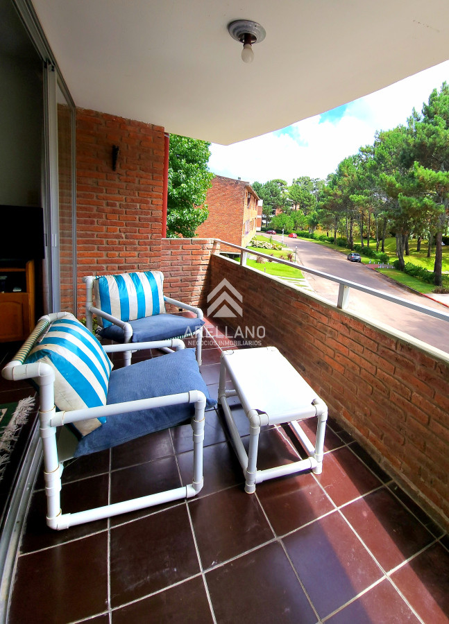 Apartamento ID.4377 - Venta Apartamento de 2 dormitorios 2 baños con garage en Playa Mansa