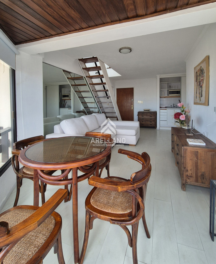 Apartamento ID.2436 - Venta Duplex-Penthouse Península 3 dormitorios 2 baños garage