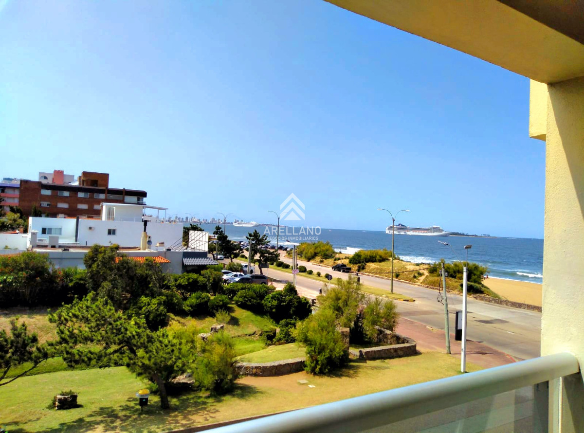 Apartamento ID.4674 - Nuda propiedad Apartamento 2 dormitorios 2 baños terraza garage vista al mar 
