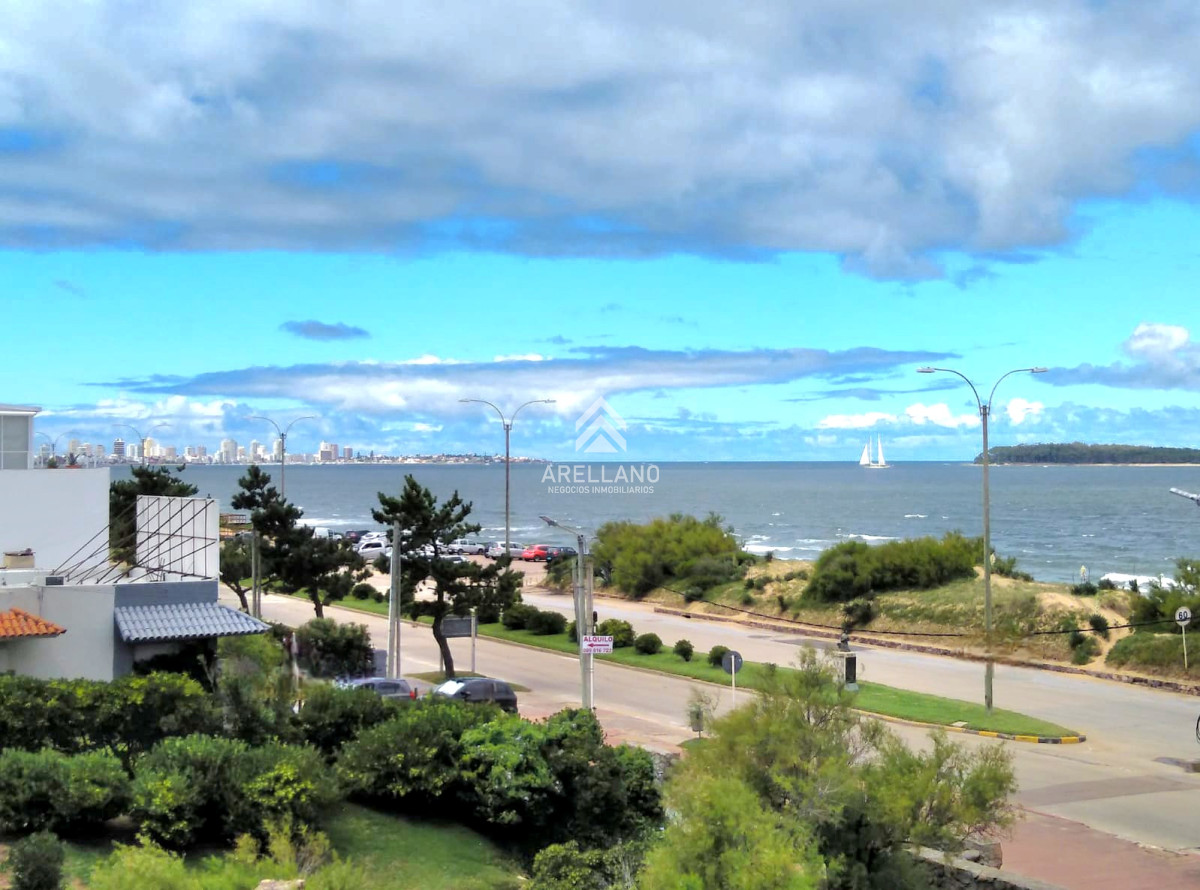 Apartamento ID.4674 - Nuda propiedad Apartamento 2 dormitorios 2 baños terraza garage vista al mar 