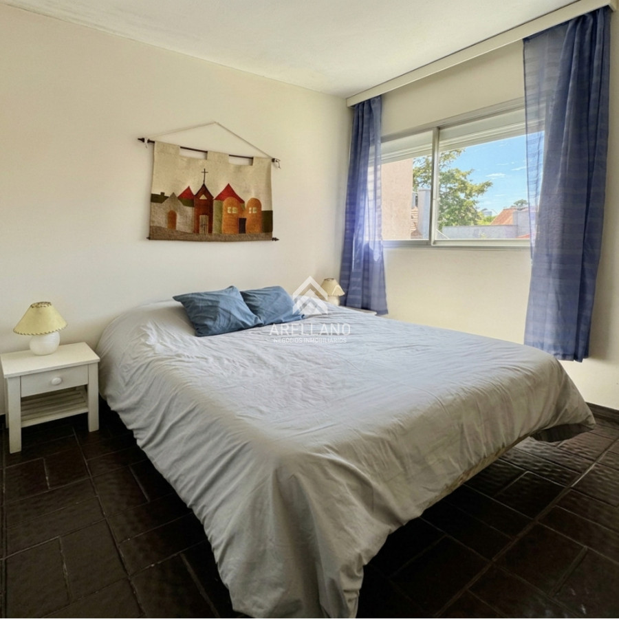 Apartamento ID.6079 - Oportunidad 2 dormitorios con balcón primera línea Playa Mansa 