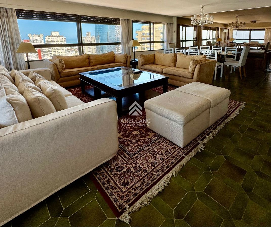 Apartamento ID.6115 - Venta Apartamento 4 dormitorios en península con excelente vista al mar 